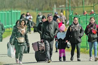 Ukrajinští uprchlíci hromadně opouštějí Polsko - Novinky