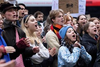 Přidejte kultuře, nebo odejděte. Studenti demonstrovali proti Klempířovi - Seznam Zprávy
