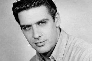 Jerry Orbach: Táta z Hříšného tance 10 let točil v bolestech s rakovinou. Po smrti daroval své oči - Médium.cz