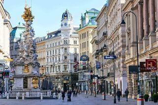 Skupinka mladistvých v centru Vídně zmlátila a okradla Čecha - Novinky