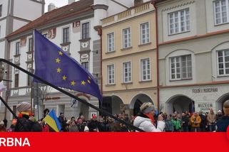 Stovky lidí se v Třeboni přidali k demonstracím na podporu prezidenta Petra Pavla
