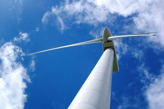 Většina Čechů větrné elektrárny nadále podporuje, ukázal nový průzkum