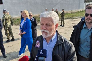 Pavel zajel na kontrolu logistické jednotky české armády v Rakovníku - Novinky