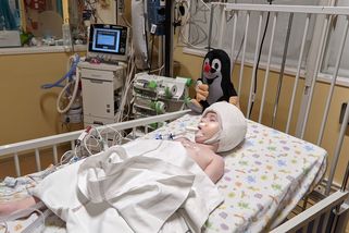 Martínek se zotavuje po desetihodinové operaci, rodina zveřejnila video - Novinky