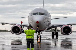 Komisař pro klima vyrazil do boje proti aerolinkám. „Létání nebude dostupné“ - Echo24.cz