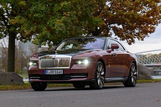 Splněný sen, nebo noční můra: Řízení luxusního Rolls-Roycu vás nadchne i vyděsí zároveň - Garáž.cz