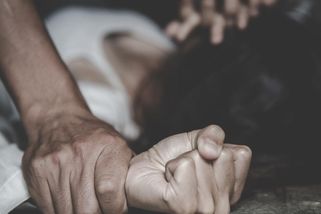 „Stydím se.“ Syřan obžalovaný ze znásilnění si u soudu stěžoval na ženskou tlumočnici