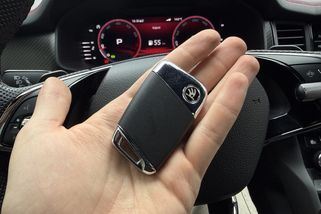 Řídil jsem novou Škodovku a jezdil za 4,3 litru. Bez váhání říkám, že jde o nejlepší auto za posledních 20 let