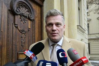 Turek žádá prezidenta o shovívavost. Sám "schvaloval vpád vojsk v roce 1968," rýpl si