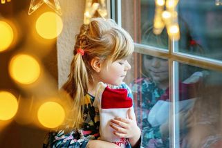 Když se otázka „kdy přiletí Ježíšek?“ změní na „existuje Ježíšek?“ Říct dětem pravdu je náročný úkol - Proženy.cz