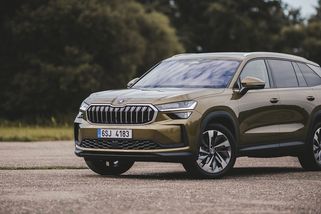 Otestovali jsme vrcholnou verzi nové Škody Kodiaq. Je silná, skoro nic nežere, ale stojí majlant - Garáž.cz