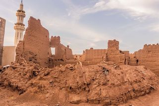 „Nikdo nás neřeší.“ Čeští turisté uvízli v Saúdské Arábii i s letadlem - Novinky