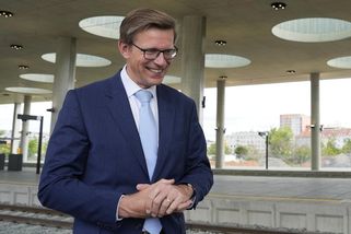 Ministr Kupka vyzkoušel nové nádraží a pak to přišlo!