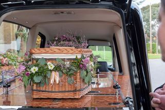 Nepohřbí mě. Ani nespálí. Nechám se kompostovat nebo rozpustit ve vodě - Médium.cz