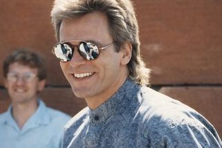 Sedm let bez vlastního života: 12 hodin denně na place dalo MacGyverovi slávu, ale zničilo mu tělo - Médium.cz