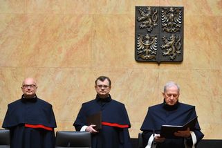 Nižší valorizace důchodů platí. Ústavní soud stížnost zamítl - Novinky