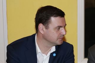 Macinka odmítá kritiku kvůli škrtům a mluví o přebujelém systému dotací. Odhalil skrytý úmysl Lipavského