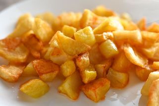 Recept na Krčmařské brambory pečené v troubě: Zdravější alternativa hranolek