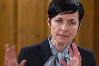 Bradáčová prověřuje záložnu, v níž měl „zapomenuté“ konto premiér Fiala