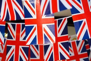 To, co vláda v Británii vydělala na inflaci, vrátí lidem i firmám - fintag.cz