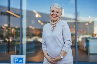 Divná módní chyba českých seniorek. Chtějí vypadat mladší, ale nevědomě si ještě přidávají 10 let