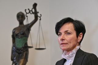 ŽIVĚ: Mimořádný tiskový briefing NSZ k bitcoinové kauze | ČeskéNoviny.cz