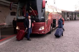 Do Česka přijíždí první spoje z Ukrajiny. České dráhy vypravily humanitární vlaky - Novinky