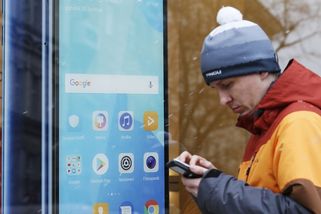 Zájem o chytré telefony vadne - Novinky