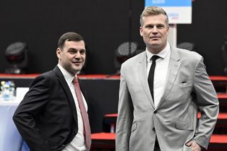 Macinkův guru je Klaus, superguru Trump a maskot T...