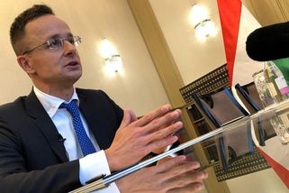 Komentář: Drahý Sergeji, tady Péter. Unikly telefonáty maďarského ministra do Kremlu