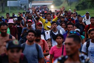 Karavana migrantů putující Mexikem se po zvolení Trumpa zmenšila na polovinu - Novinky
