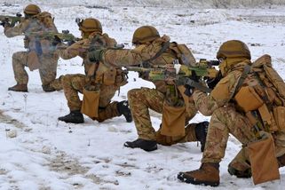 „Ukrajinci si berou zemi zpět.“ Speciální jednotka zahájila protiofenzivu a sebrala Rusům klíčové pozice