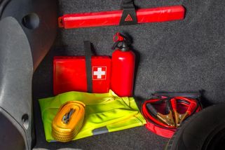 Mimořádná změna: Povinná výbava auta se rozšíří a zdraží, od 1. července zaplatíme 11 250 Kč navíc. Poděkujme EU