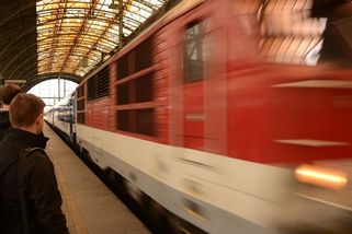 Čekárna na pražském Hlaváku? Jen pro ty, kteří mají správnou jízdenku - Médium.cz