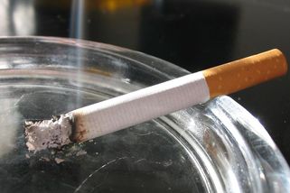 Razantně zdražme cigarety. Jedině tak omezíme počet kuřáků ve společnosti - Médium.cz