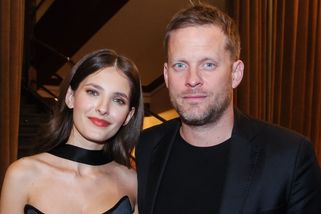 Nenápadná fotka odhalila vše: Jakub Prachař a Sara Sandeva se zasnoubili!