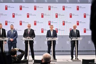 Vláda radit nepotřebuje, vše ví sama nejlíp. Zrušila ekonomickou radu NERV a začíná rozhazovat - Médium.cz