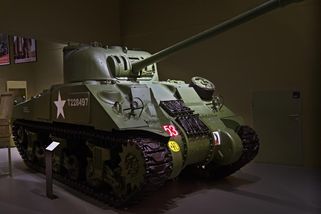 Dejte tam beton: Zvláštní pancéřování tanků M4 Sherman