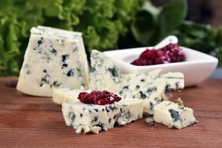 koktejl | Zplesniví i ušlechtilý sýr? Pravda o mykotoxinech a ztracené české růžové delikatese