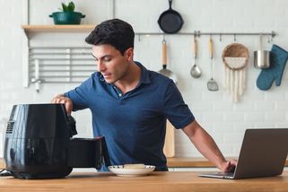 Odposlouchává vás fritéza? Aplikace od chytrých spotřebičů mohou uživatele špehovat - Novinky