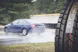 Lepší pneu patří na zadek, ne na předek - Garáž.cz