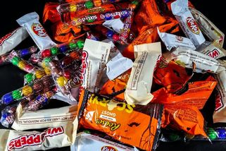 Prarodiče by někdy potřebovali „za uši“. Cukr není hračka pro děti - Médium.cz