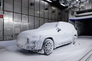 Mercedes ukazuje první snímky nového GLB, nabídne sedm míst a tři obrazovky - Novinky