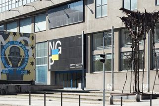 Na Národní galerii ukrajinská vlajka zůstane, nového šéfa chce Klempíř v září - Novinky