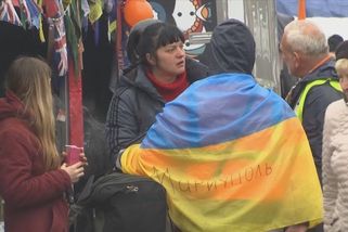 Vláda chce Ukrajincům proplácet cestu domů. Část opozice je pro