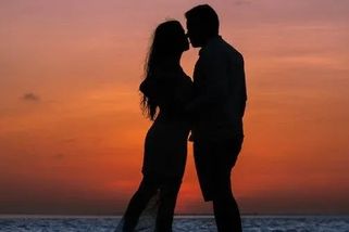 Vážně je těžké se seznámit? Moje generace s tím problém neměla - Médium.cz