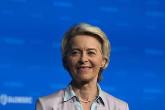 Von der Leyenová čelí opět hlasování o nedůvěře, Lidovci chtějí trestat své neposlušné poslance - Echo24.cz