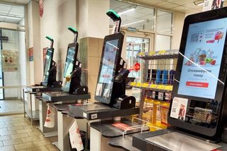 Boj o samoobslužné pokladny rozdělil Česko na dva tábory