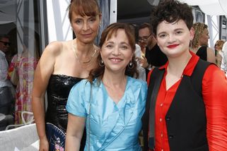 Alena Mihulová má slavnou dceru. Karolínu živí sociální sítě, vydělává i milion za týden - Médium.cz