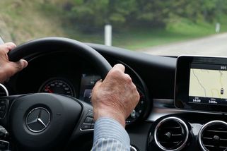 Vzít seniorům nad 70 let řidičák je to nejlepší, co můžeme pro naše bezpečí udělat - Médium.cz